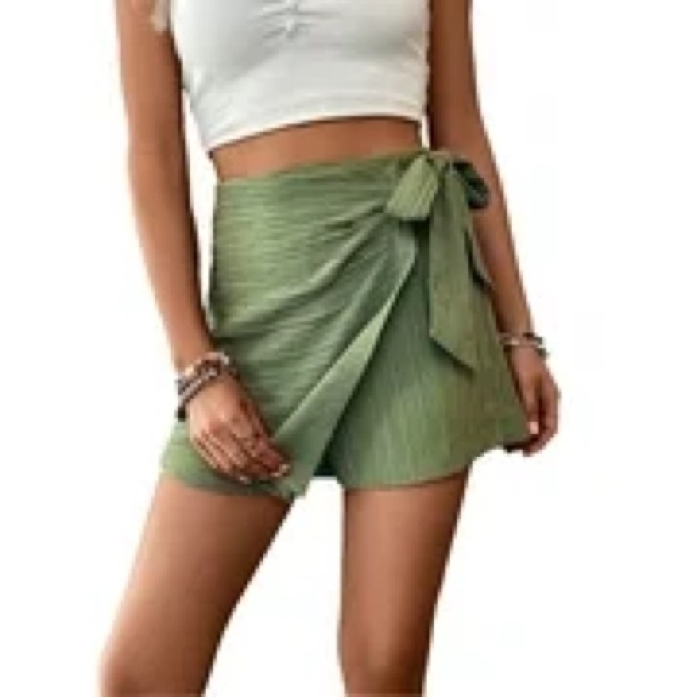 NWOT Mini Wrap Knot High Waist Belted Skort